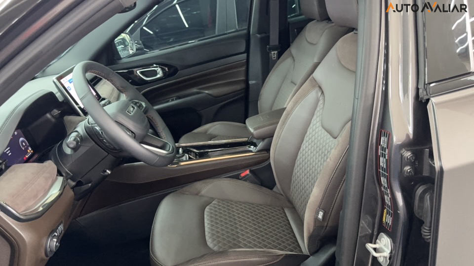 JEEP COMMANDER 2.0 HURRICANE 4 TURBO GASOLINA OVERLAND AT9