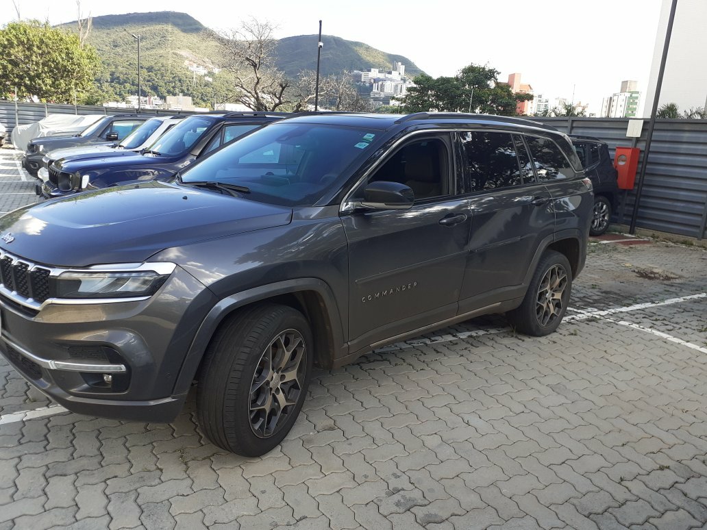 JEEP COMMANDER 2.0 TD380 TURBO DIESEL OVERLAND AT9