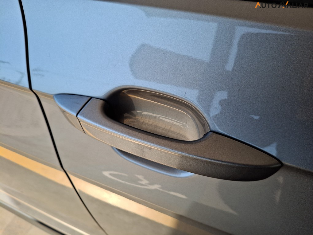 VOLKSWAGEN T-CROSS 1.0 200 TSI TOTAL FLEX AUTOM&Aacute;TICO