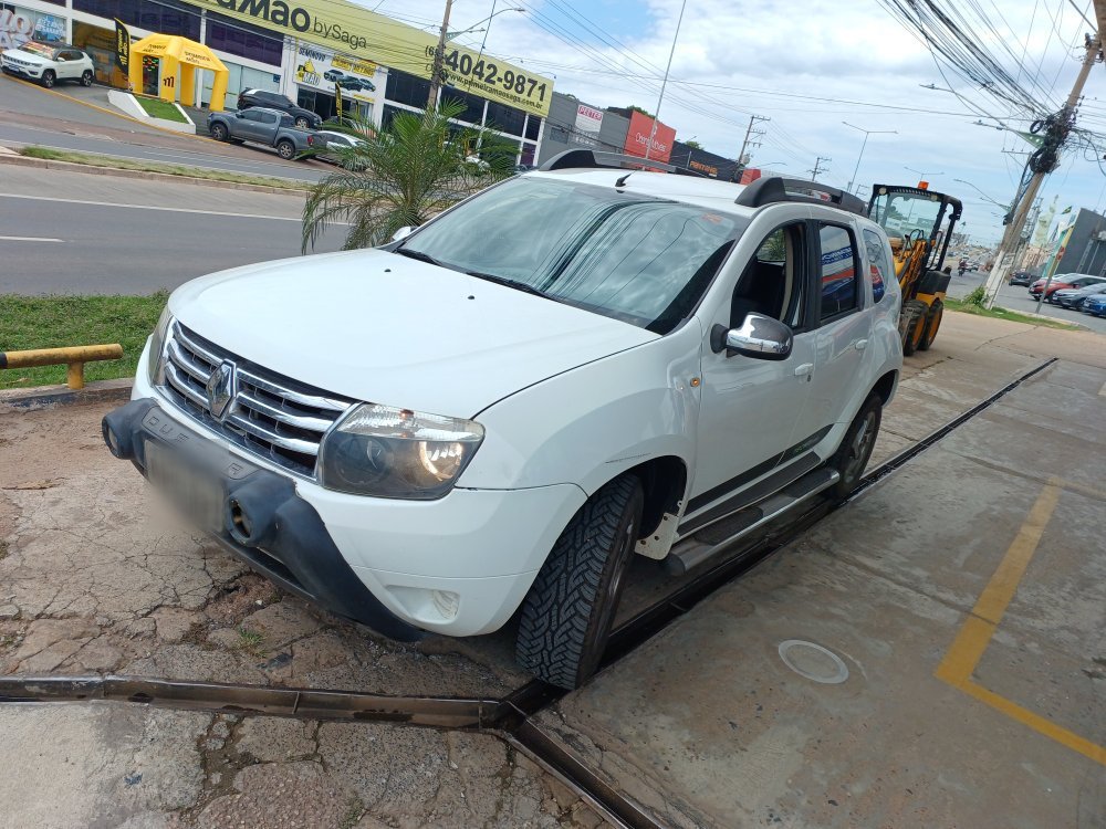 RENAULT DUSTER 2.0 DYNAMIQUE 4X2 16V FLEX 4P AUTOMATICO