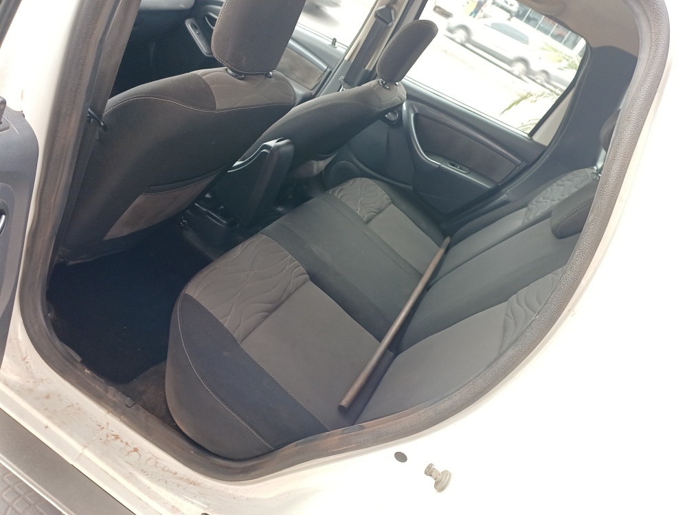 RENAULT DUSTER 2.0 DYNAMIQUE 4X2 16V FLEX 4P AUTOMATICO