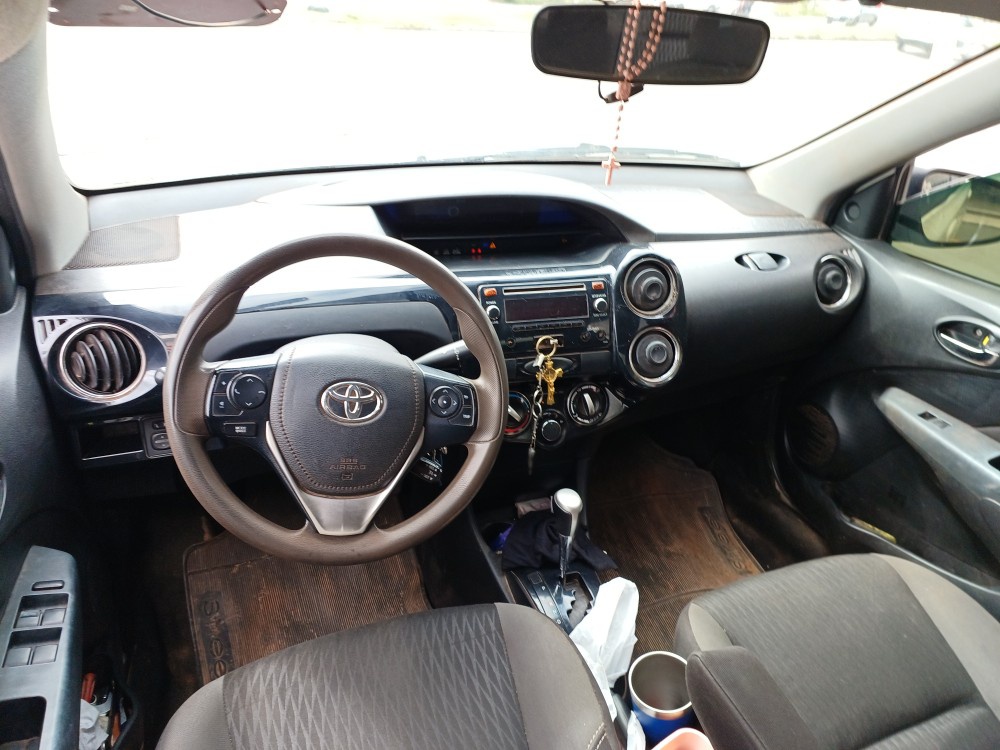 TOYOTA ETIOS 1.5 XS SEDAN 16V FLEX 4P AUTOMATICO