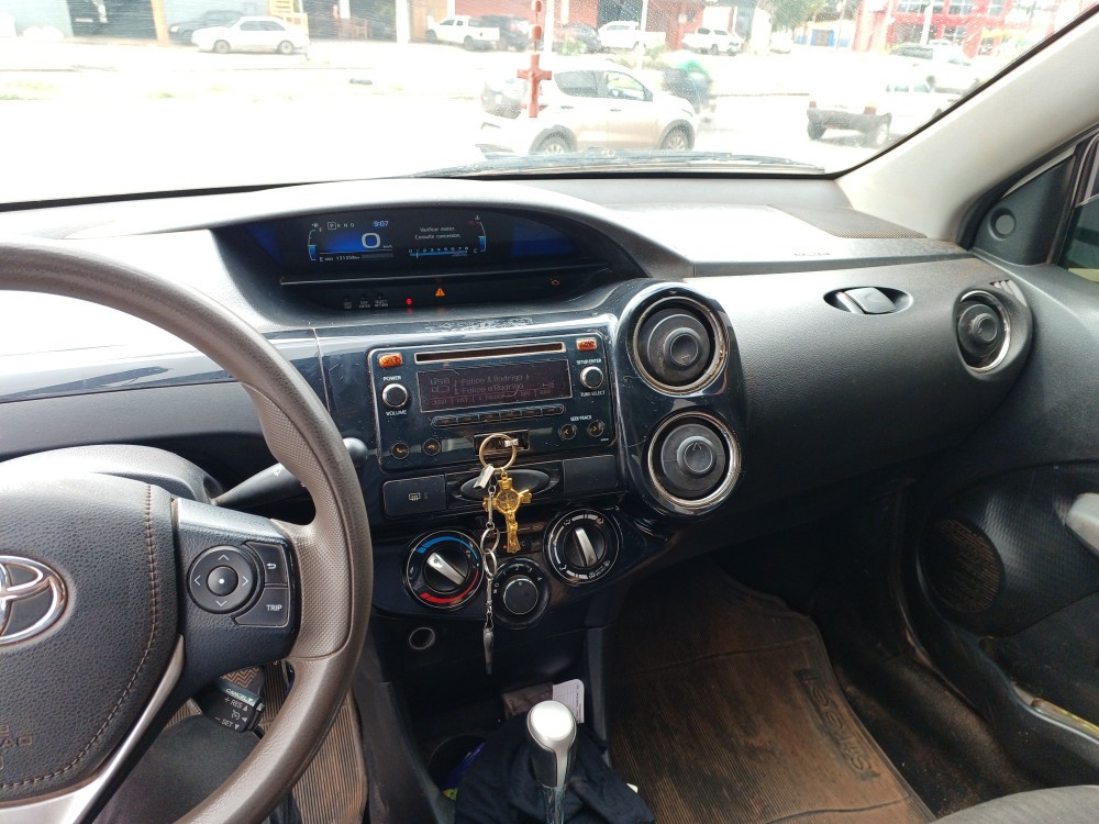 TOYOTA ETIOS 1.5 XS SEDAN 16V FLEX 4P AUTOMATICO