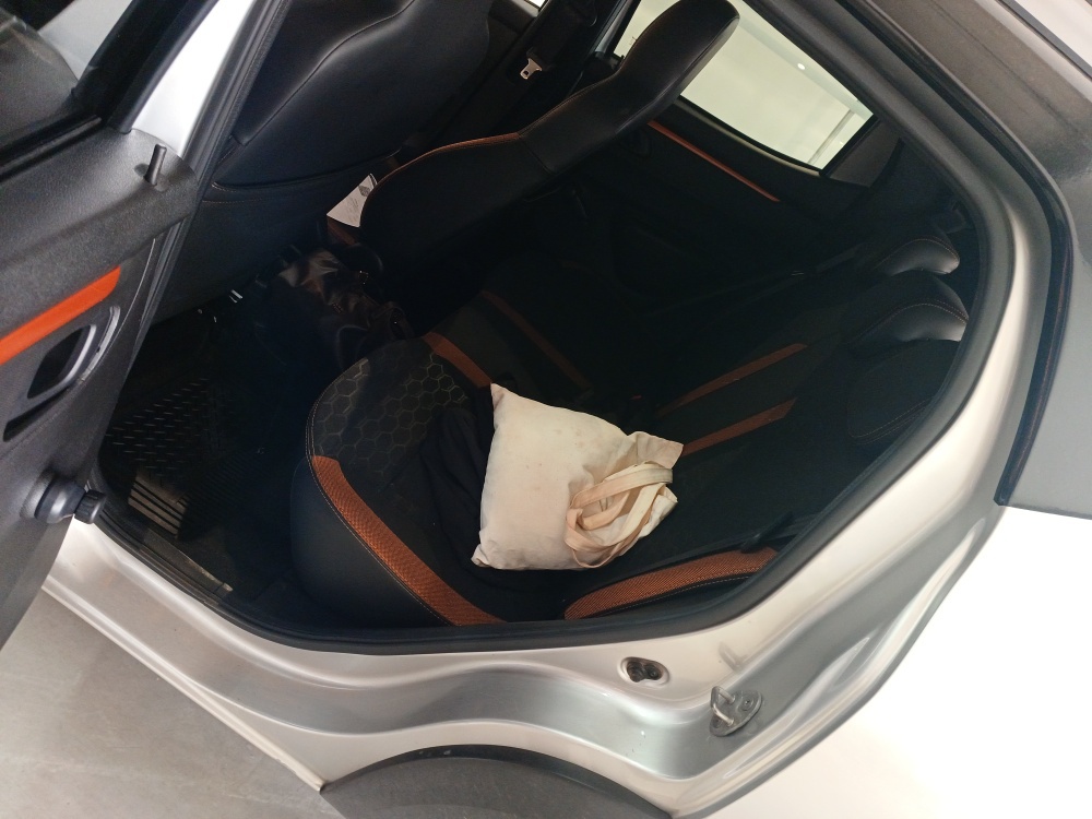 RENAULT KWID 1.0 12V SCE FLEX OUTSIDER MANUAL