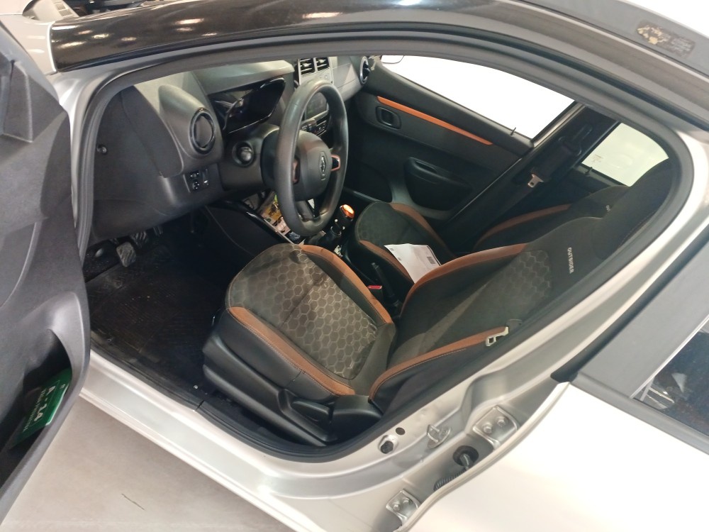 RENAULT KWID 1.0 12V SCE FLEX OUTSIDER MANUAL