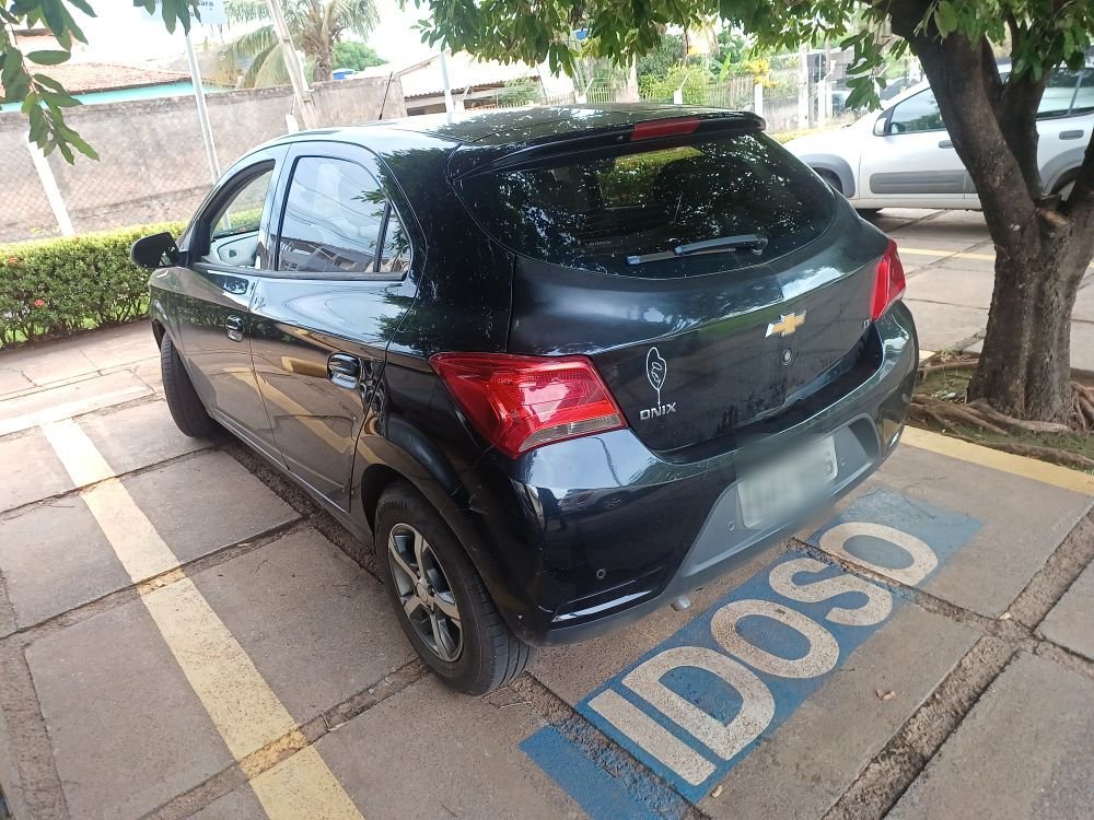 CHEVROLET ONIX 1.0 MPFI LT 8V FLEX 4P MANUAL