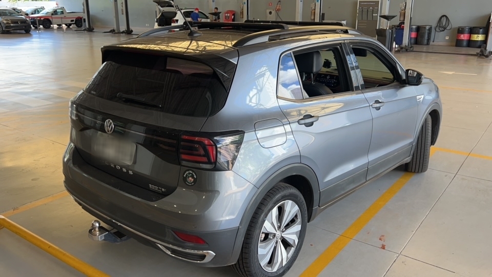 VOLKSWAGEN T-CROSS 1.0 200 TSI TOTAL FLEX COMFORTLINE AUTOMATICO