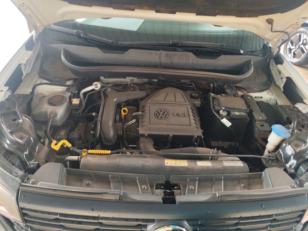 VOLKSWAGEN T-CROSS 1.0 200 TSI TOTAL FLEX AUTOM&Aacute;TICO