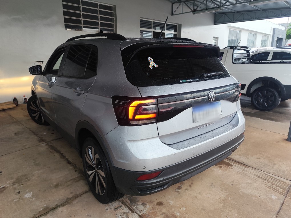 VOLKSWAGEN T-CROSS 1.0 200 TSI TOTAL FLEX AUTOM&Aacute;TICO