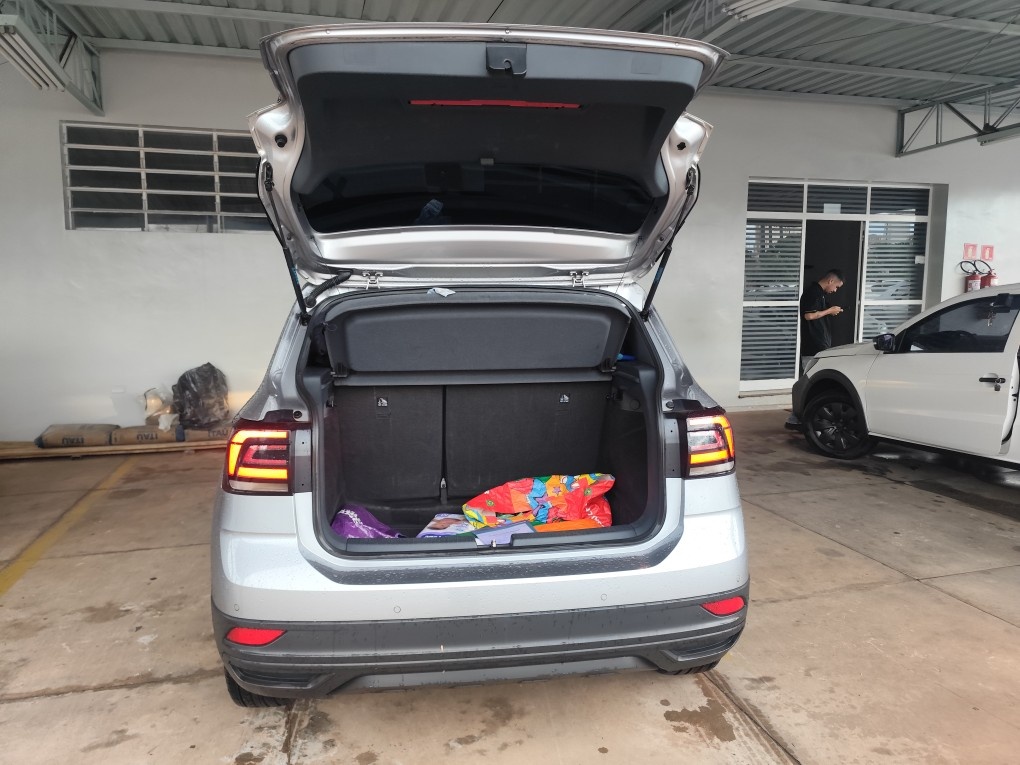 VOLKSWAGEN T-CROSS 1.0 200 TSI TOTAL FLEX AUTOM&Aacute;TICO