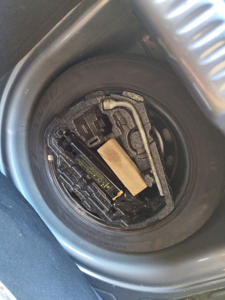 VOLKSWAGEN FOX 1.0 MPI TRACK 12V FLEX 4P MANUAL