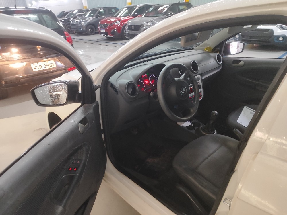 VOLKSWAGEN VOYAGE 1.0 MI TRENDLINE 8V FLEX 4P MANUAL