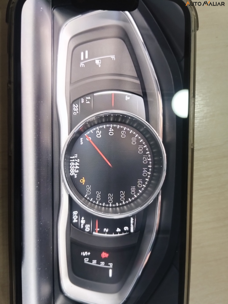 VOLVO XC60 2.0 T5 MOMENTUM GASOLINA 4P AUTOMATICO