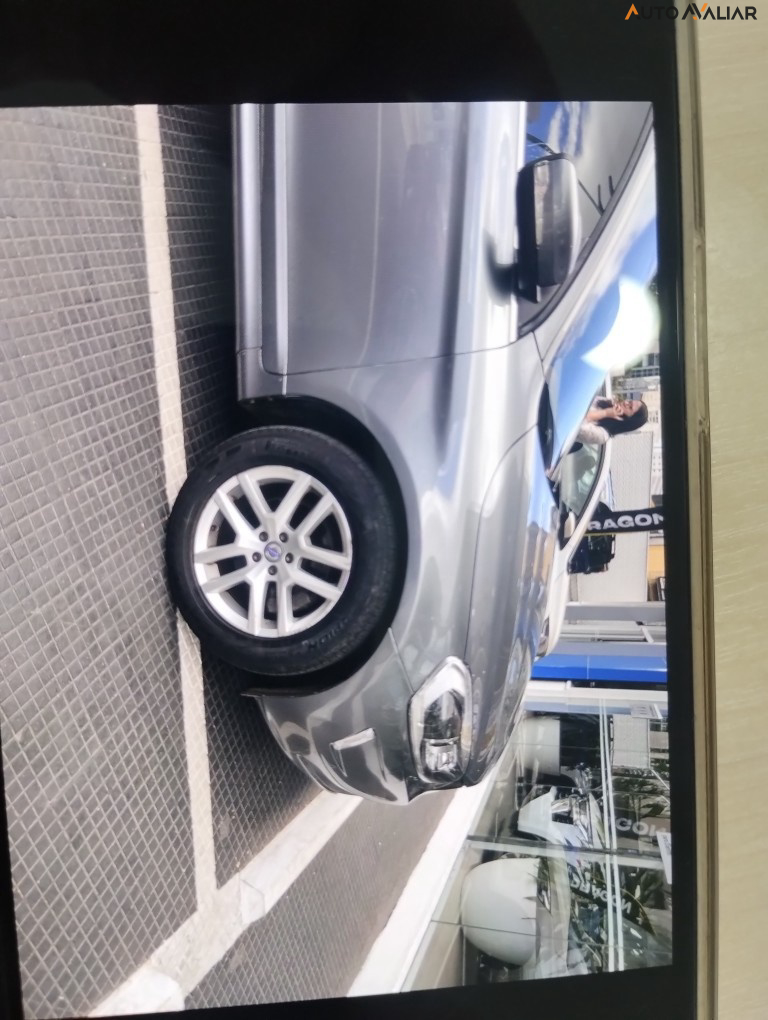 VOLVO XC60 2.0 T5 MOMENTUM GASOLINA 4P AUTOMATICO