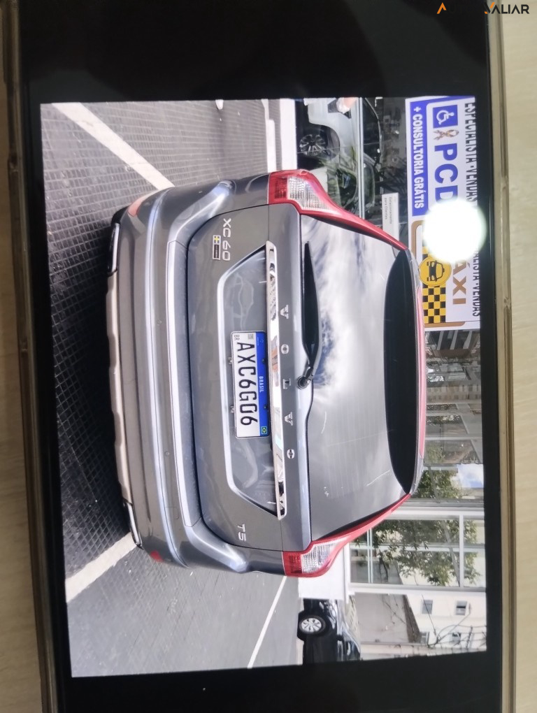 VOLVO XC60 2.0 T5 MOMENTUM GASOLINA 4P AUTOMATICO