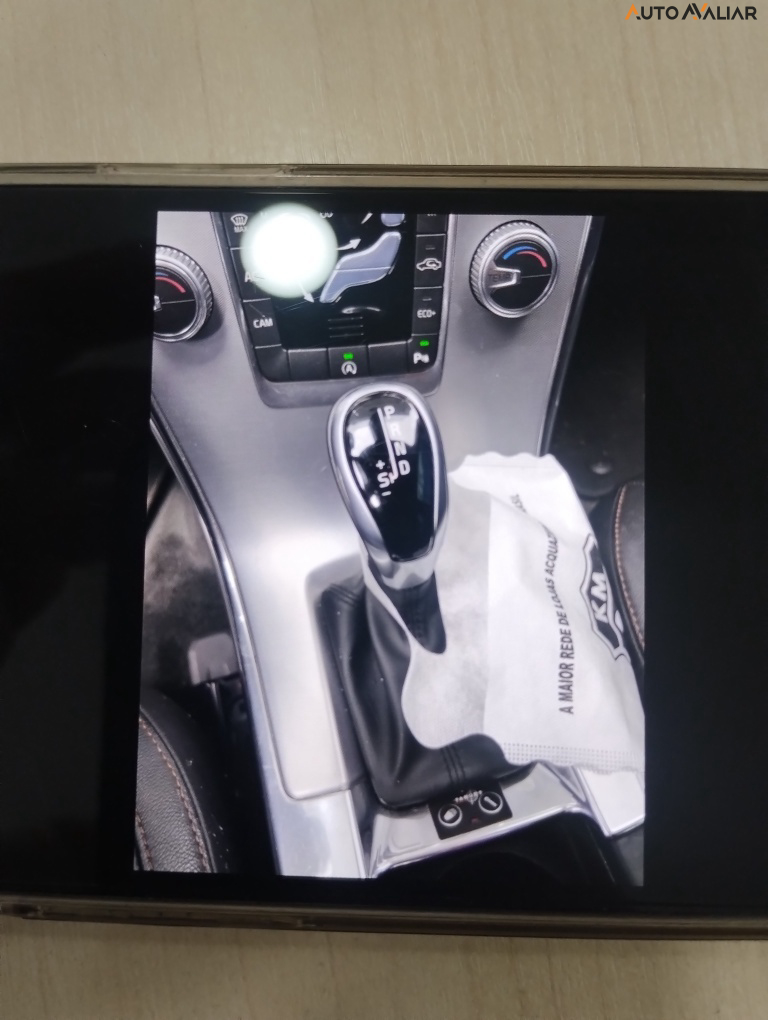 VOLVO XC60 2.0 T5 MOMENTUM GASOLINA 4P AUTOMATICO