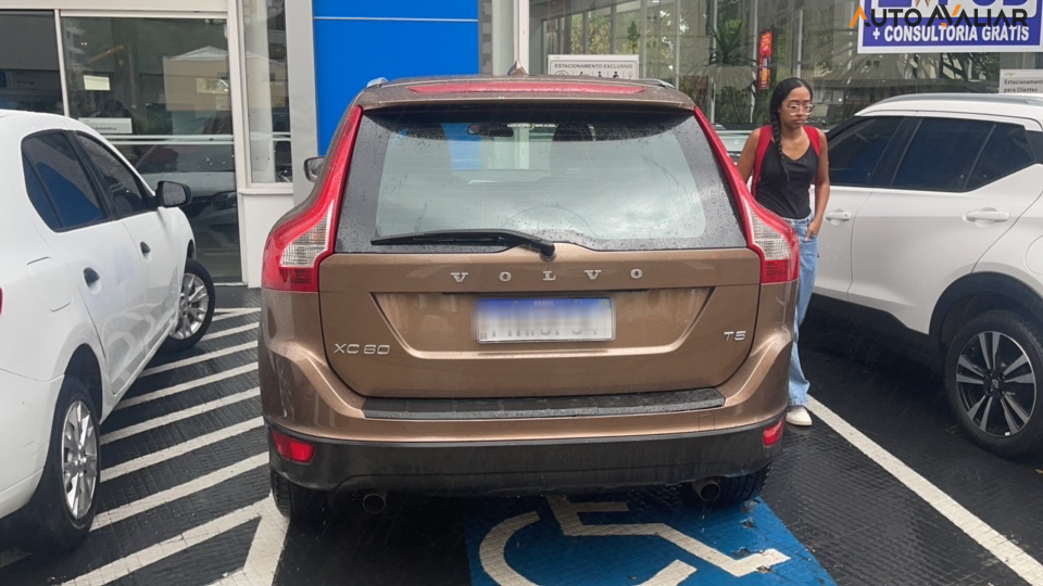 VOLVO XC60 2.0 T5 COMFORT FWD TURBO GASOLINA 4P AUTOMATICO