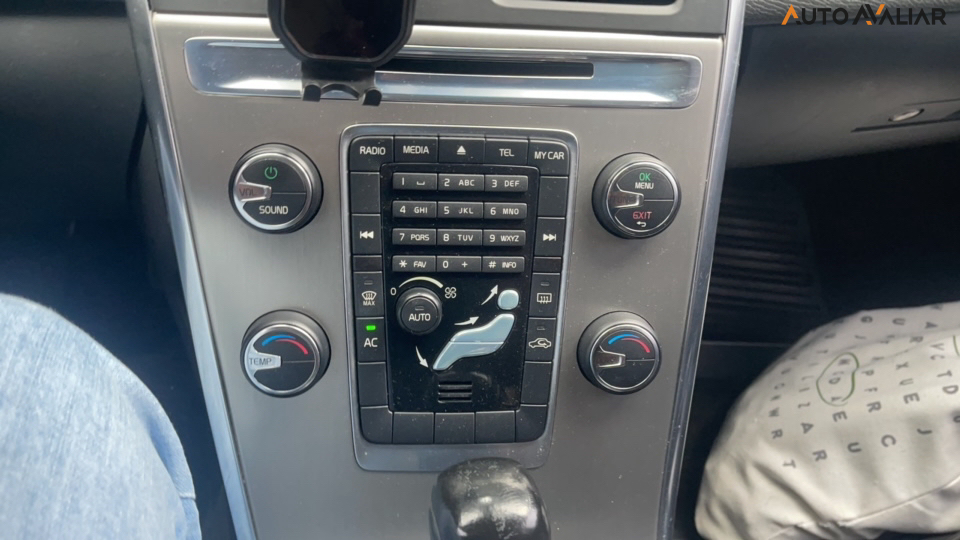 VOLVO XC60 2.0 T5 COMFORT FWD TURBO GASOLINA 4P AUTOMATICO