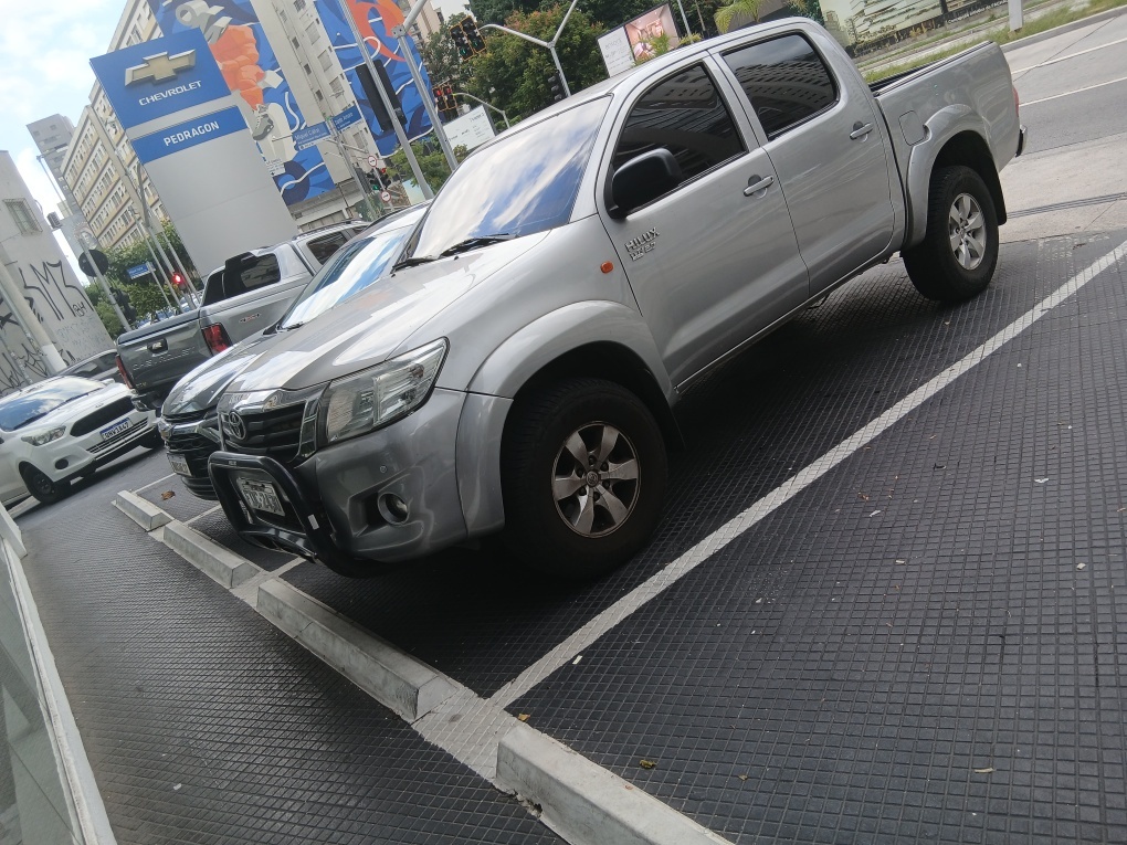 TOYOTA HILUX 2.7 SR 4X2 CD 16V FLEX 4P AUTOMATICO