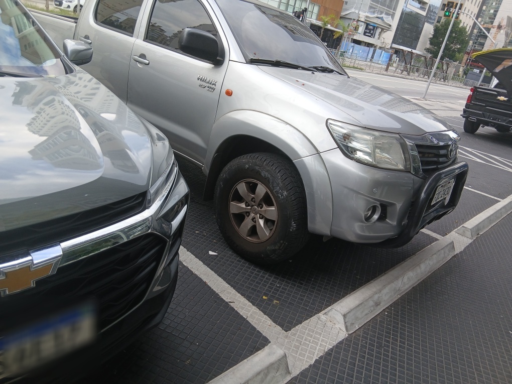 TOYOTA HILUX 2.7 SR 4X2 CD 16V FLEX 4P AUTOMATICO