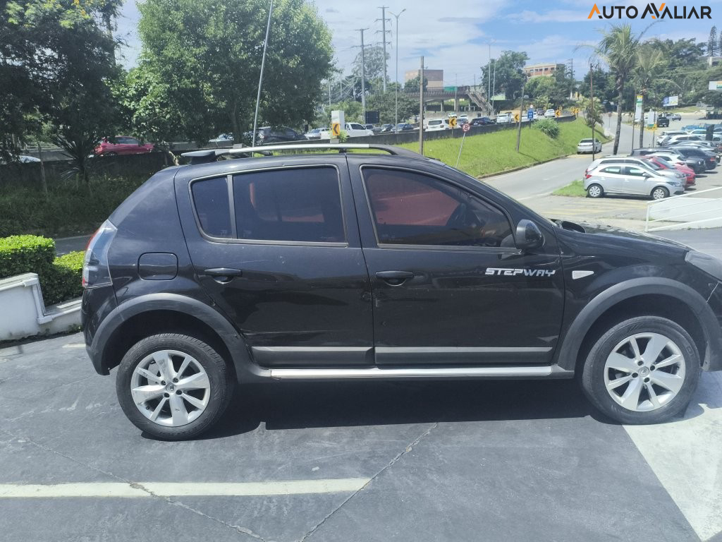 RENAULT SANDERO 1.6 STEPWAY 16V FLEX 4P AUTOMATICO