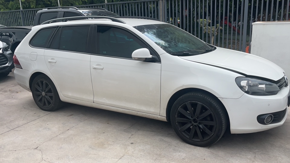 VOLKSWAGEN JETTA 2.5 I VARIANT 20V 170CV GASOLINA 4P TIPTRONIC