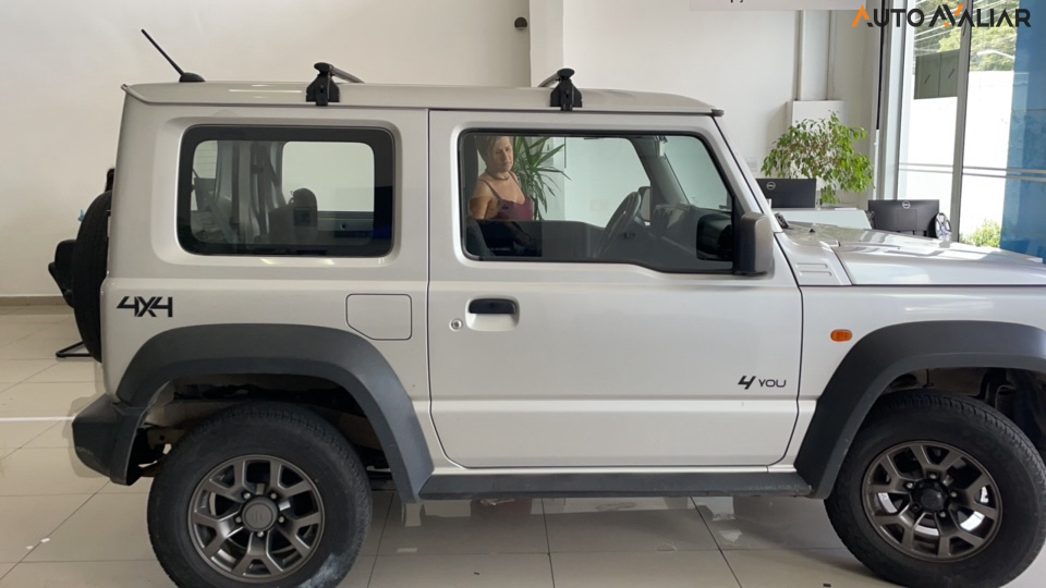 SUZUKI JIMNY 1.5 GASOLINA SIERRA 4YOU 4X4 AUTOMATICO