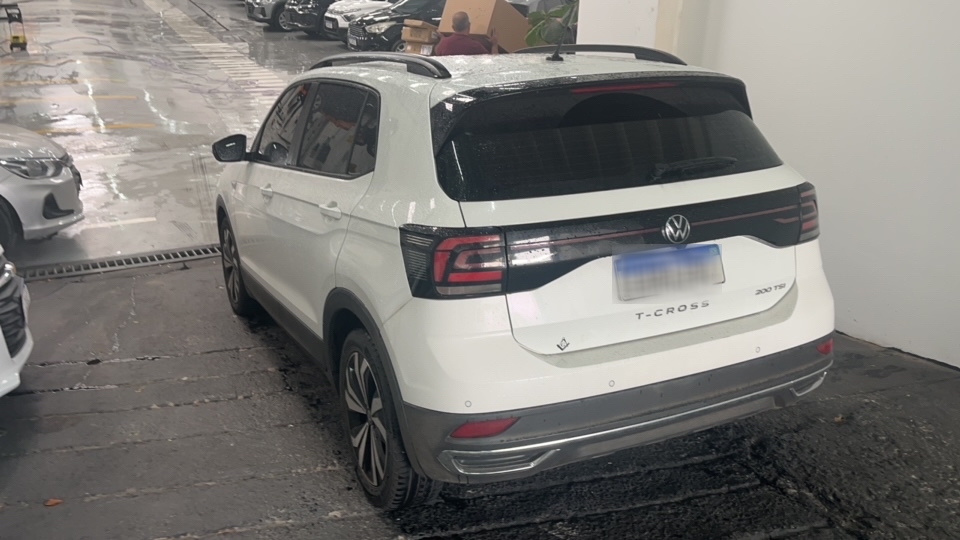 VOLKSWAGEN T-CROSS 1.0 200 TSI TOTAL FLEX COMFORTLINE AUTOM&Aacute;TICO