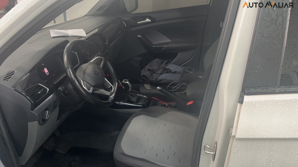 VOLKSWAGEN T-CROSS 1.0 200 TSI TOTAL FLEX COMFORTLINE AUTOM&Aacute;TICO