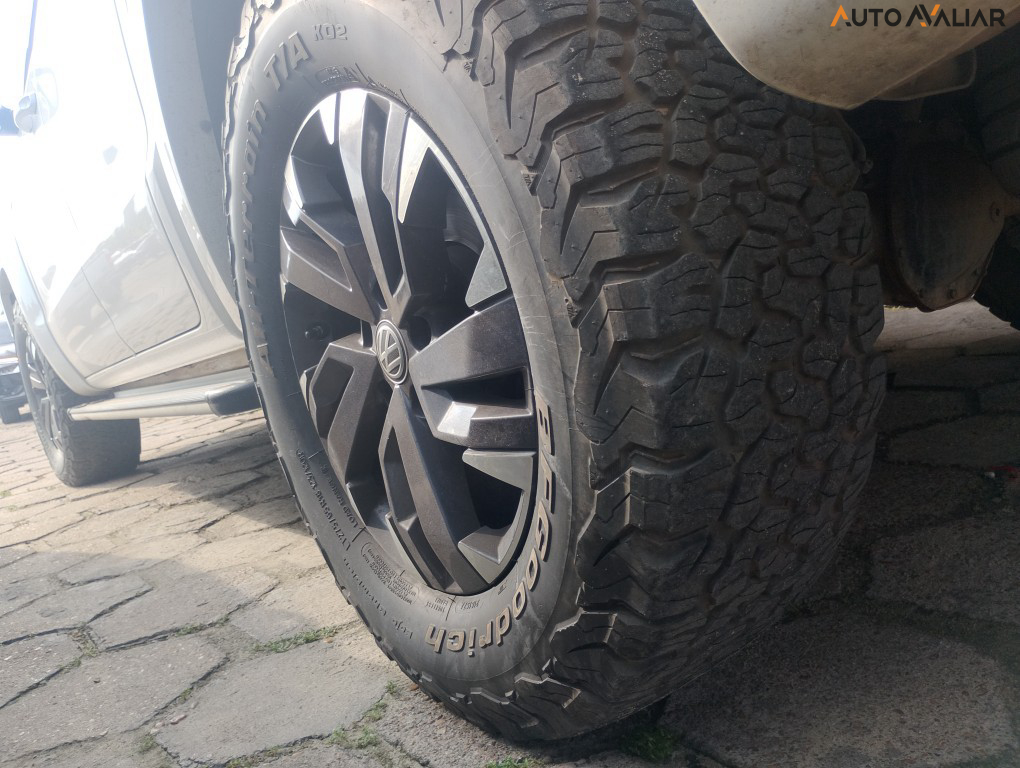 VOLKSWAGEN AMAROK 3.0 V6 TDI HIGHLINE CD DIESEL 4MOTION AUTOMATICO