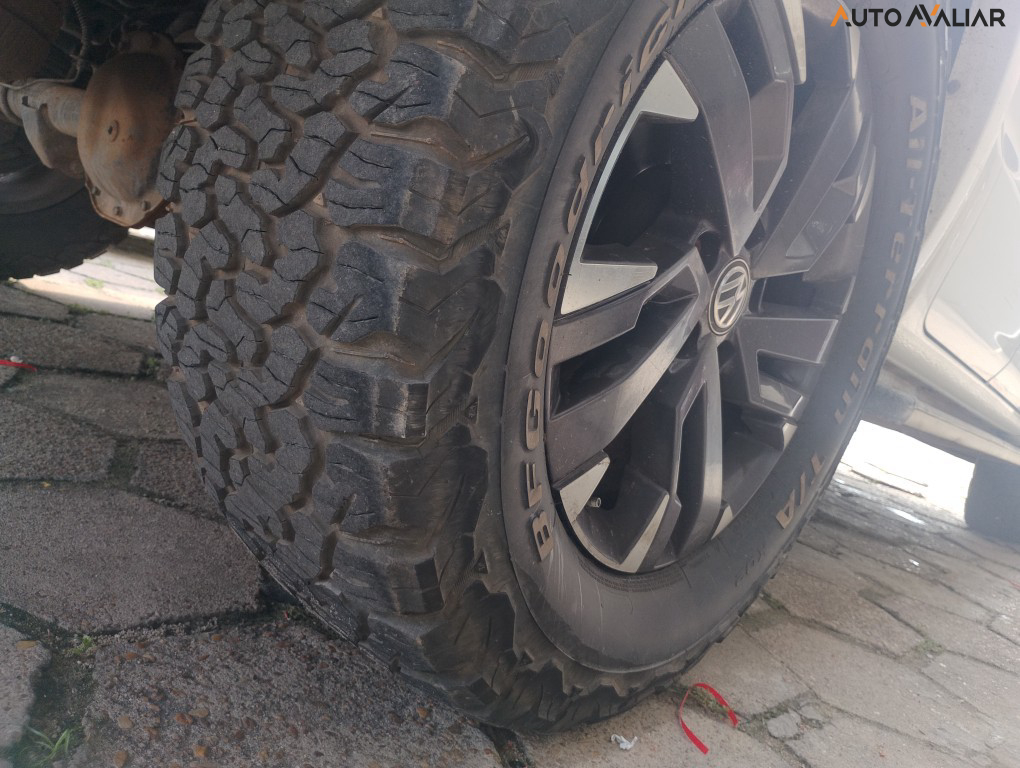 VOLKSWAGEN AMAROK 3.0 V6 TDI HIGHLINE CD DIESEL 4MOTION AUTOMATICO