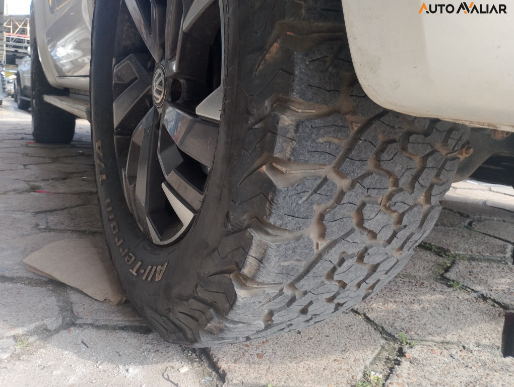 VOLKSWAGEN AMAROK 3.0 V6 TDI HIGHLINE CD DIESEL 4MOTION AUTOMATICO