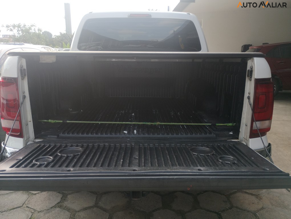 VOLKSWAGEN AMAROK 3.0 V6 TDI HIGHLINE CD DIESEL 4MOTION AUTOMATICO