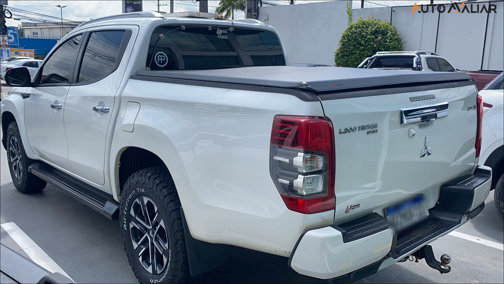 MITSUBISHI L200 TRITON  2.4 16V TURBO DIESEL SPORT HPE-S CD 4P 4X4 AUTOM&Aacute;TICO