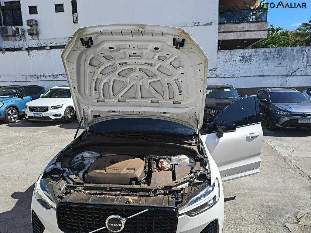 VOLVO XC60 2.0 T8 RECHARGE R-DESIGN AWD GEARTRONIC