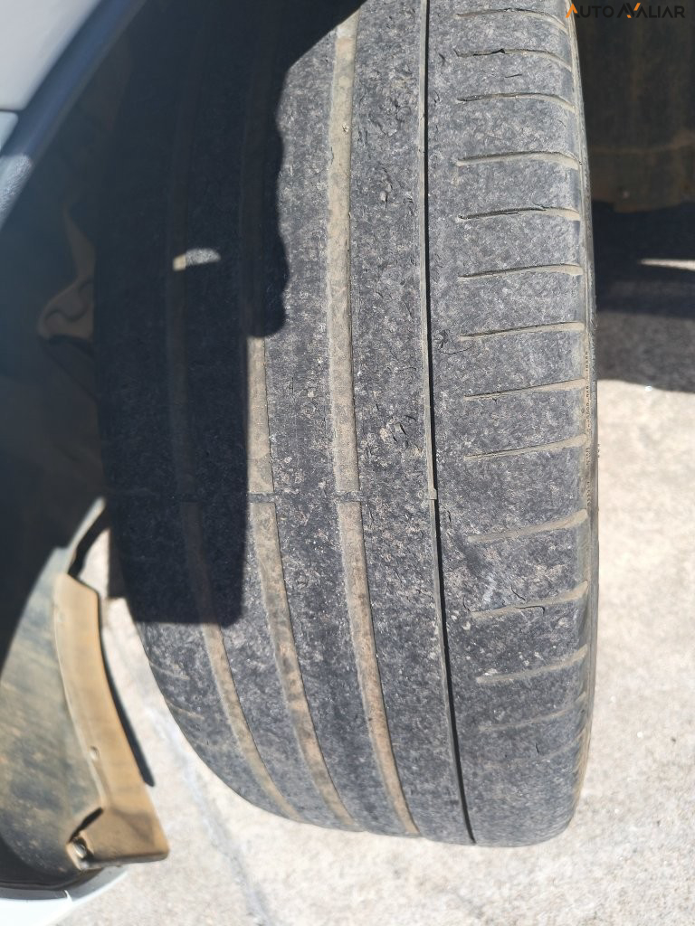 VOLVO XC60 2.0 T8 RECHARGE R-DESIGN AWD GEARTRONIC