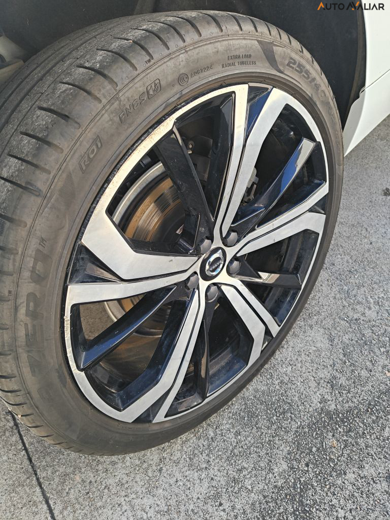 VOLVO XC60 2.0 T8 RECHARGE R-DESIGN AWD GEARTRONIC