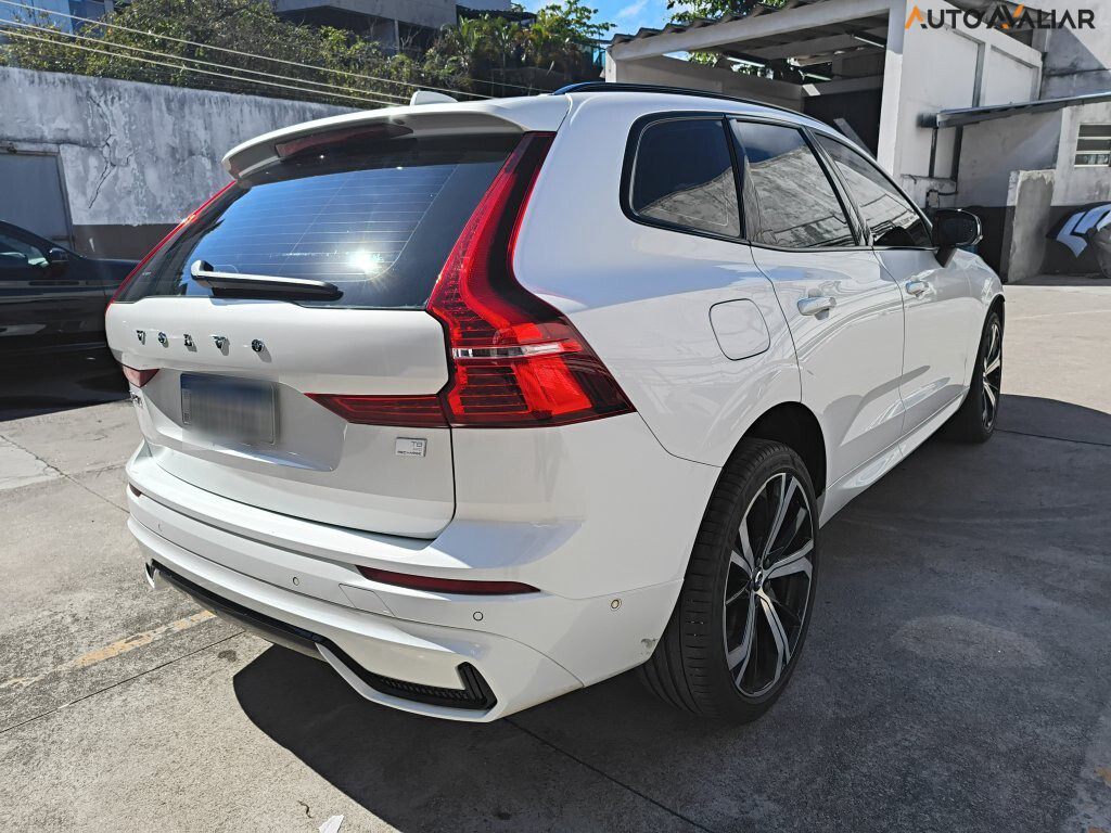 VOLVO XC60 2.0 T8 RECHARGE R-DESIGN AWD GEARTRONIC