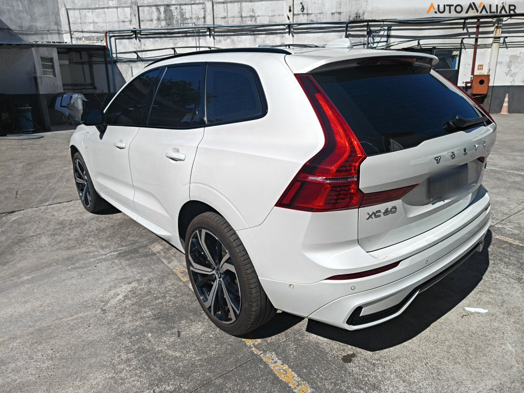 VOLVO XC60 2.0 T8 RECHARGE R-DESIGN AWD GEARTRONIC