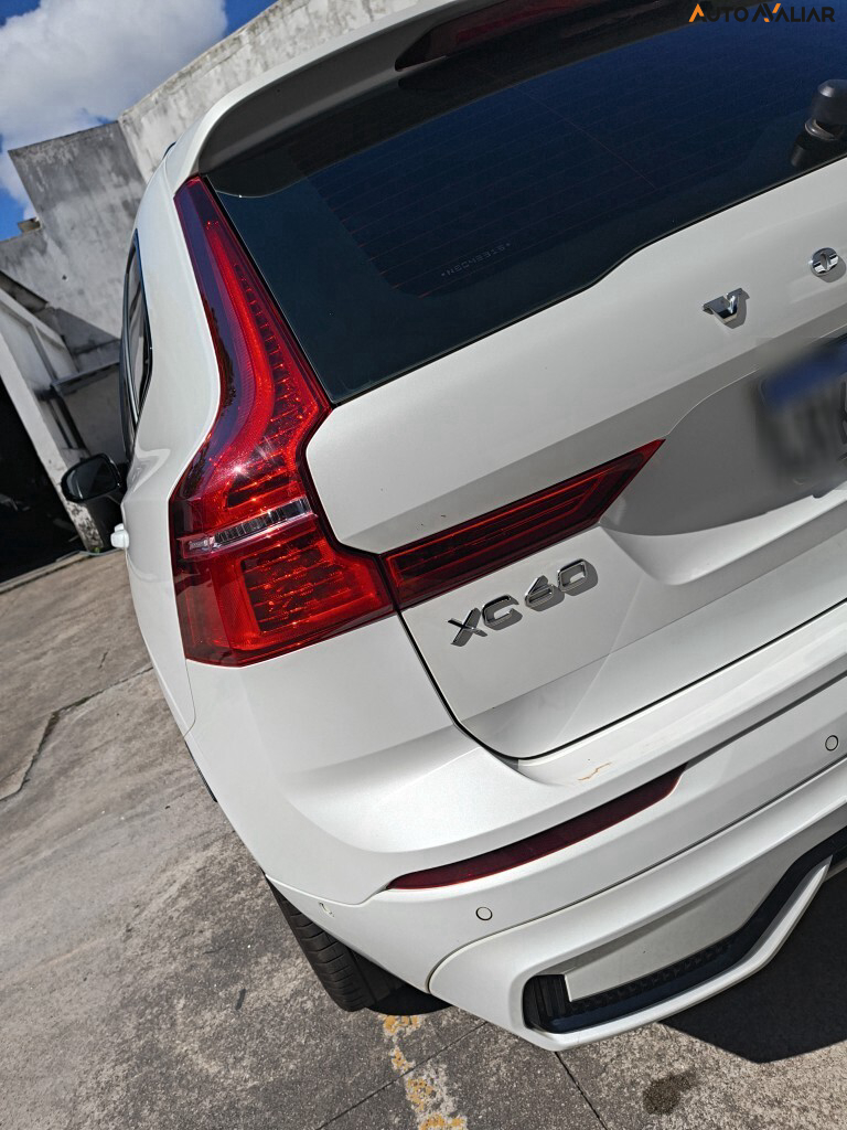 VOLVO XC60 2.0 T8 RECHARGE R-DESIGN AWD GEARTRONIC