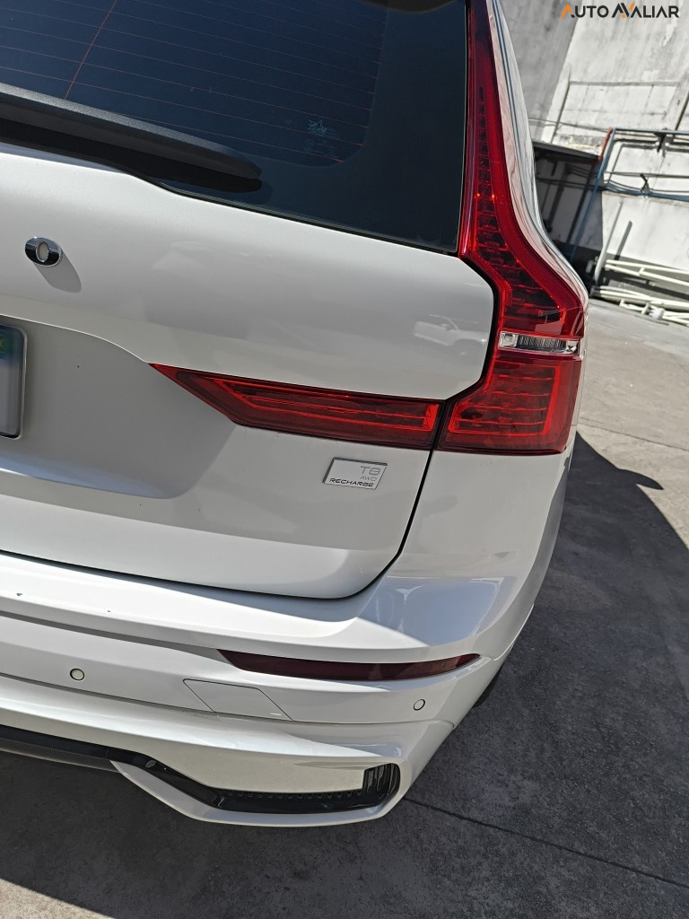 VOLVO XC60 2.0 T8 RECHARGE R-DESIGN AWD GEARTRONIC