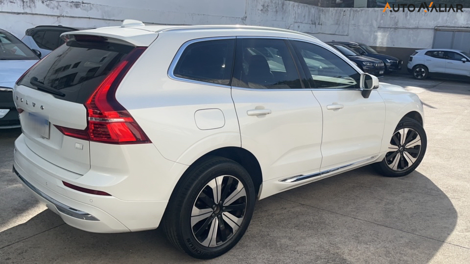 VOLVO XC60 2.0 T8 RECHARGE PLUS AWD GEARTRONIC