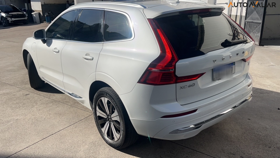 VOLVO XC60 2.0 T8 RECHARGE PLUS AWD GEARTRONIC