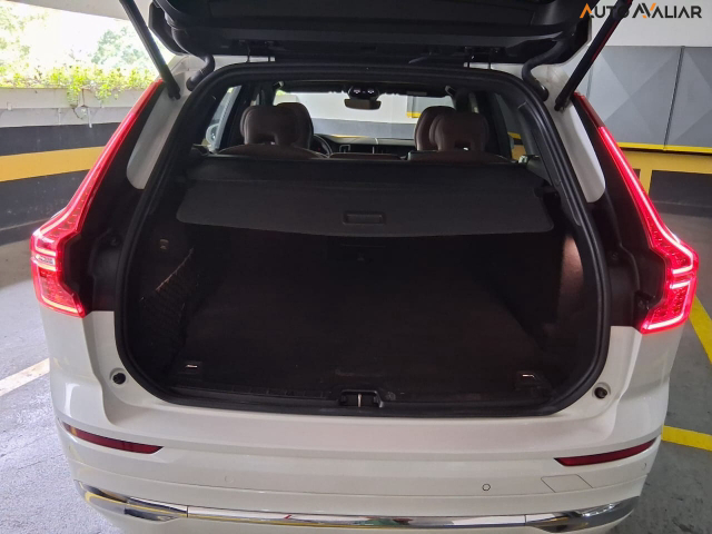 VOLVO XC60 2.0 T8 RECHARGE PLUS AWD GEARTRONIC