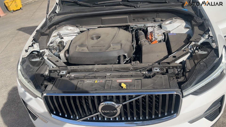 VOLVO XC60 2.0 T8 RECHARGE PLUS AWD GEARTRONIC