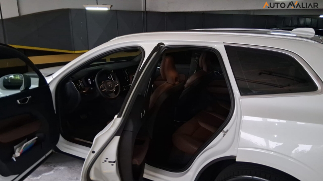 VOLVO XC60 2.0 T8 RECHARGE PLUS AWD GEARTRONIC