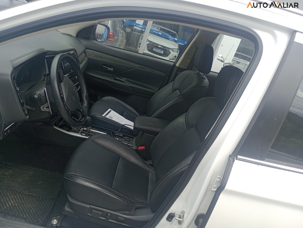 MITSUBISHI OUTLANDER 2.2 MIVEC DI-D DIESEL HPE-S AWD AUTOMATICO