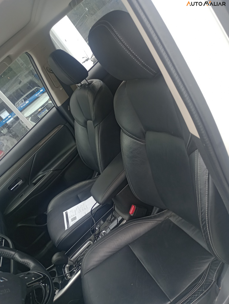 MITSUBISHI OUTLANDER 2.2 MIVEC DI-D DIESEL HPE-S AWD AUTOMATICO