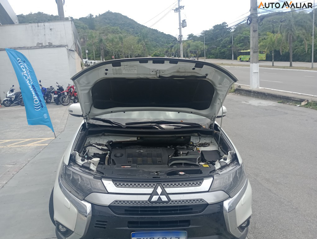 MITSUBISHI OUTLANDER 2.2 MIVEC DI-D DIESEL HPE-S AWD AUTOMATICO