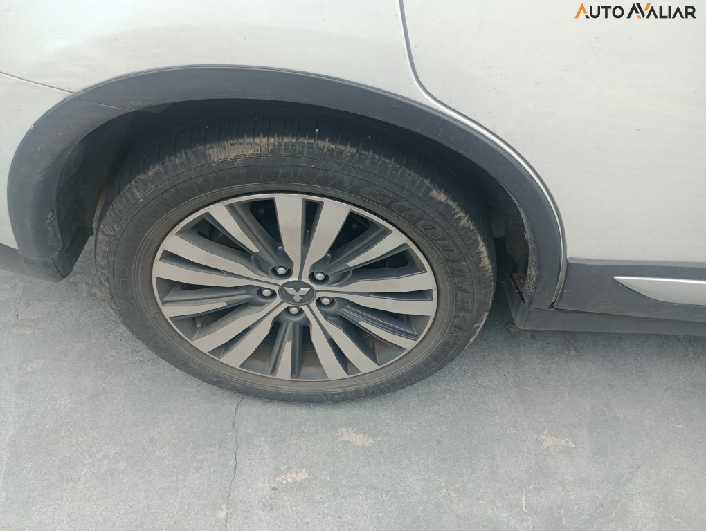 MITSUBISHI OUTLANDER 2.2 MIVEC DI-D DIESEL HPE-S AWD AUTOMATICO